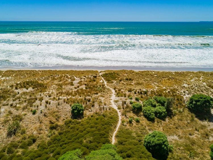 Pāpāmoa coastline, photograph 4 of 9