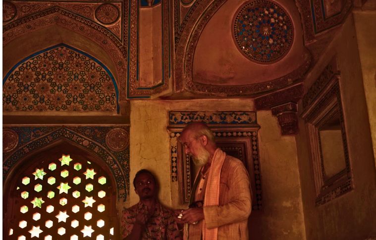 ART 641 - Hanuz Dilli Dur Ast